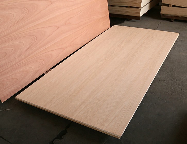 The advantages and disadvantages of oak veneer plywood; The price and purchasing skills of oak faced plywood